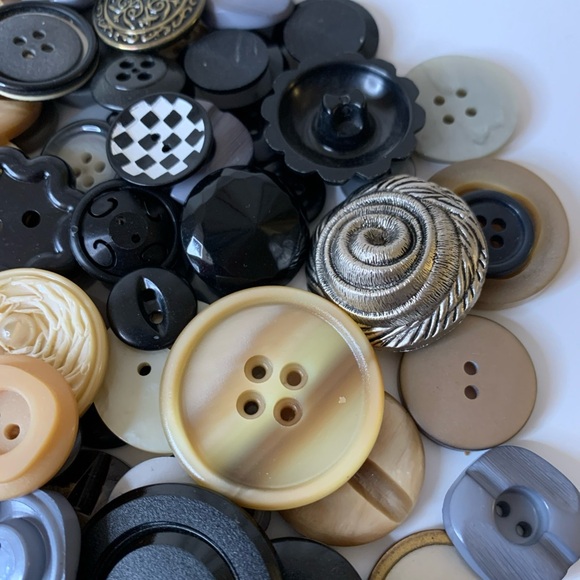 Assorted Vintage Button Collection - Picture 6 of 10